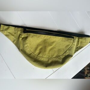 Baggu crescent fanny pack in lemongrass